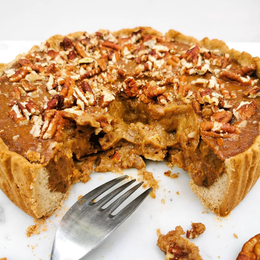 GIANT BAKED PECAN PIE