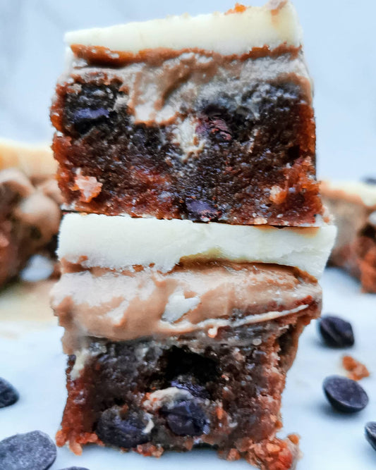 VEGAN WHITE CHOCOLATE MILLIOMAIRES COOKIE DOUGH