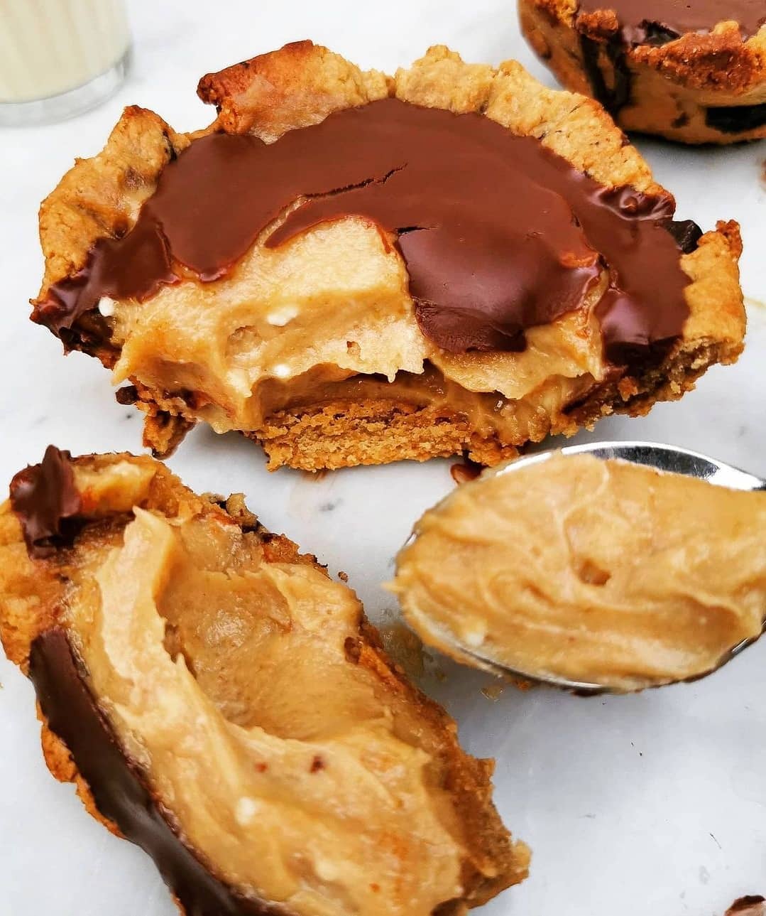 PEANUT BUTTER CREME COOKIE CUPS 🍪
