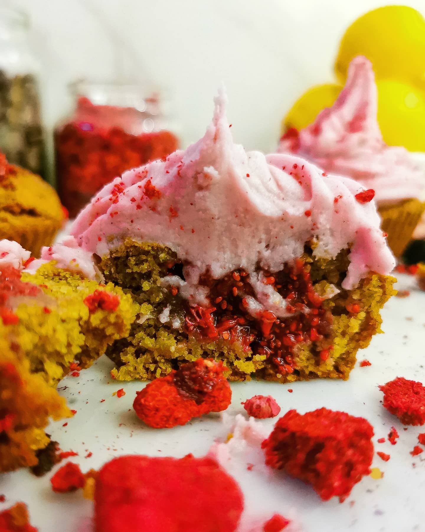 RASPBERRY CORE CUPCAKES 🧁 – Pri Bakes