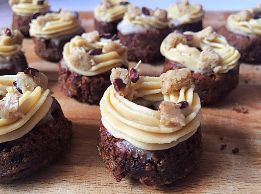 DONUTS ft BUTTERCREAM & CHOC-CHIP COOKIE DOUGH