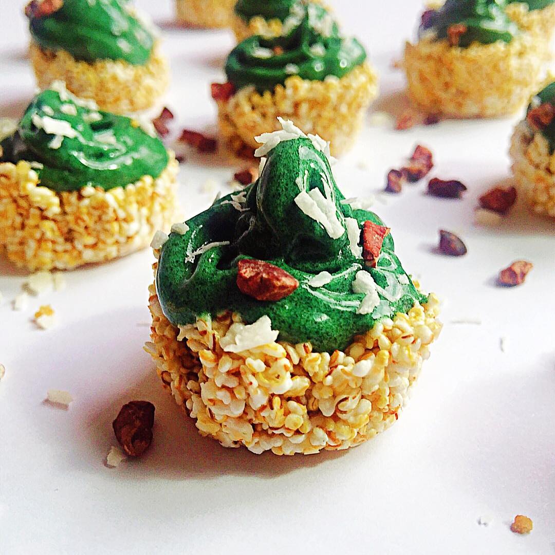 SPIRULINA NICECREAM & AMARANTH BREAKFAST CUPS