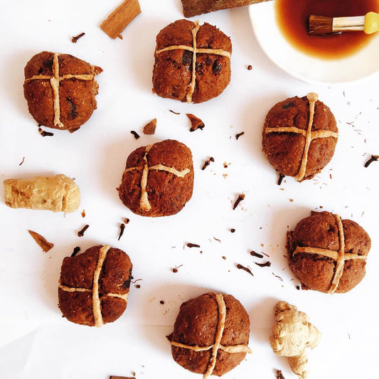 CHAI & STICKY DATE HOT CROSS BUNS