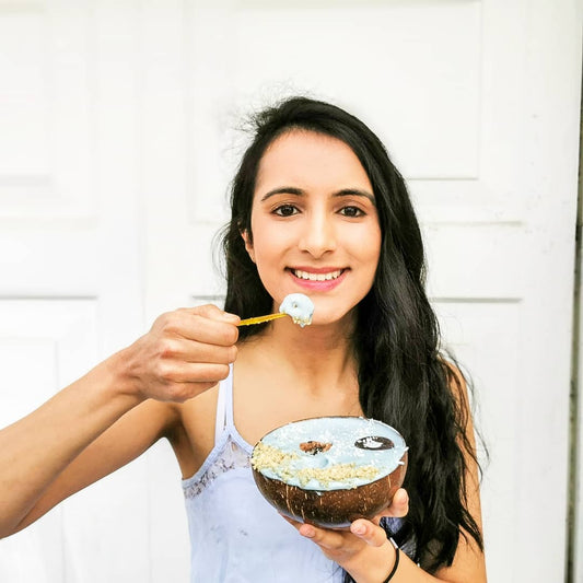 SEA, SAND AND SPIRULINA SMOOTHIE BOWL